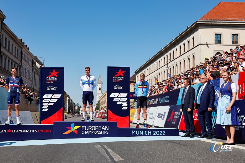 European Championships Munich 2022 - 2022 UEC Road Elite European Championships - Men's Road Race - 14/08/2022 - Fabio Jakobsen (NED) - Arnaud Demare (FRA) - Tim Merlier (BEL) - photo Luca Bettini/UEC/SprintCyclingAgency?2022